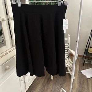 NWT Amanda and Chelsea little black skirt size 6
